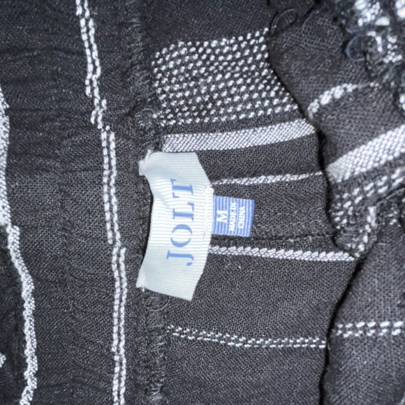 Jolt dress shorts//size medium//never worn - Picture 2 of 3